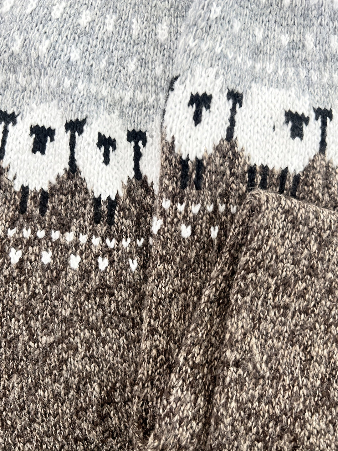 Nordic | Elegant Winter Sweater with Sheep Jacquard Pattern