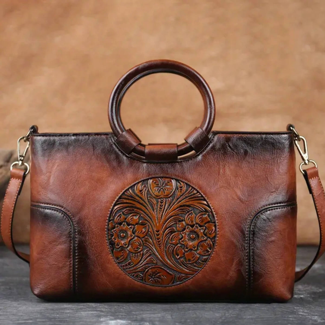 Luciana’s Carved Detail | Handbag