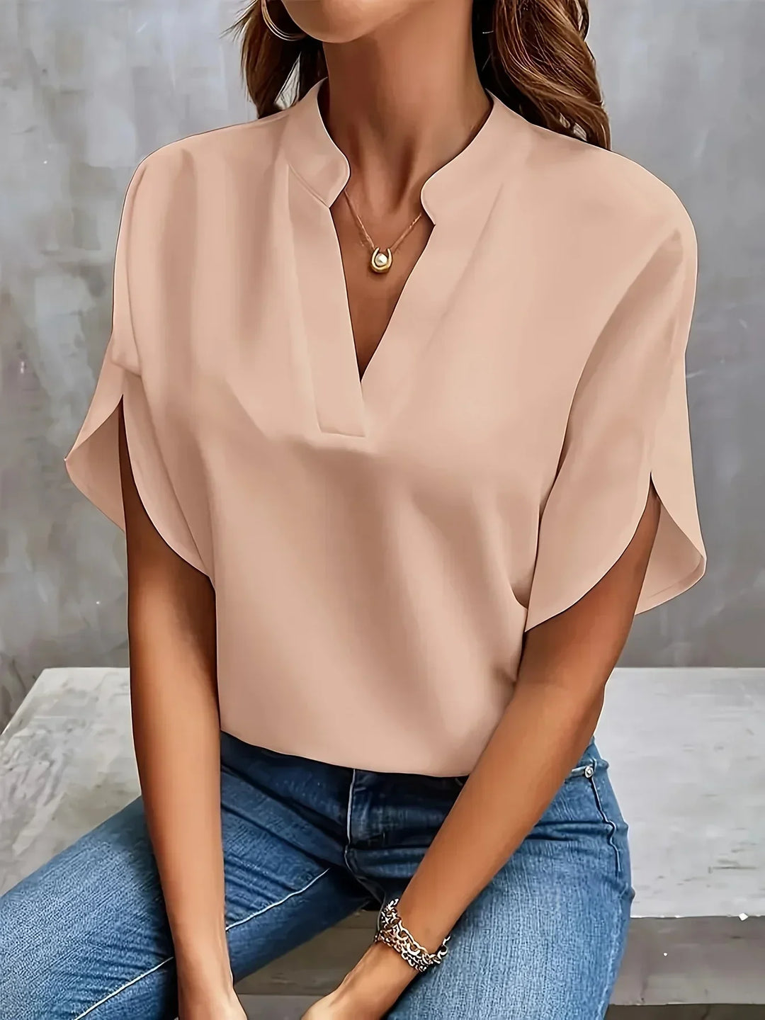 Thalia | Sophisticated Blouse with Tailored Design